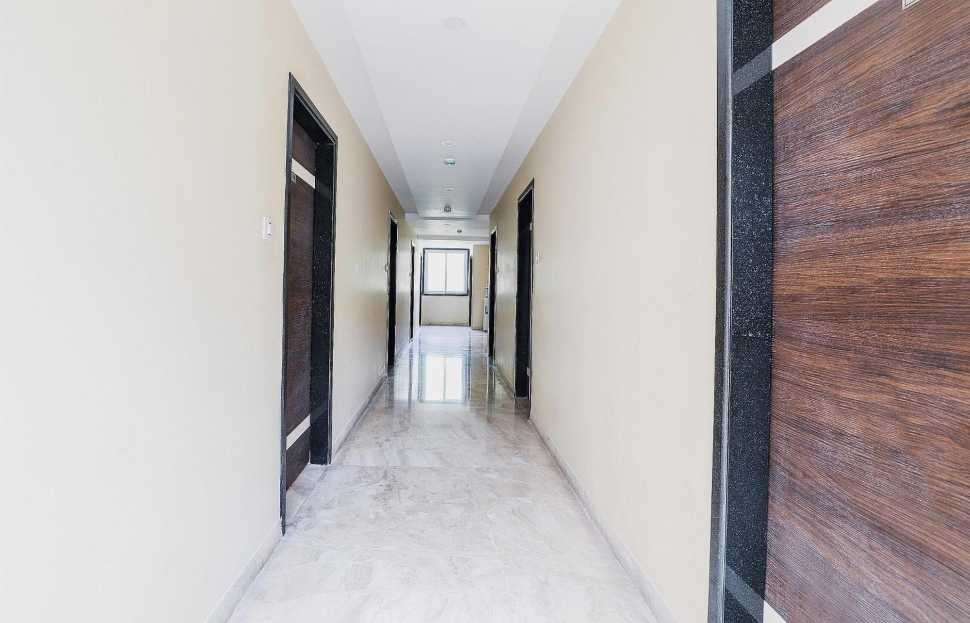 Hotel OYO 14244 Loya Legend Hyderabad Exterior foto